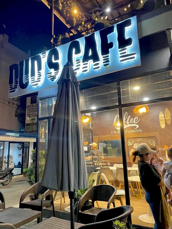 Dud's Café